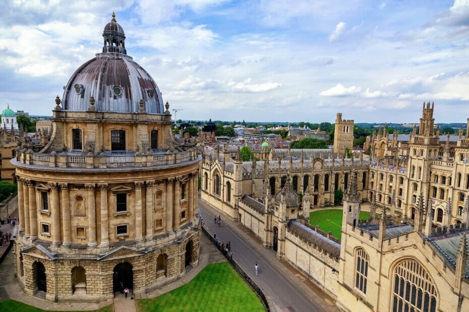 University of Oxford undergraduate scholarships
