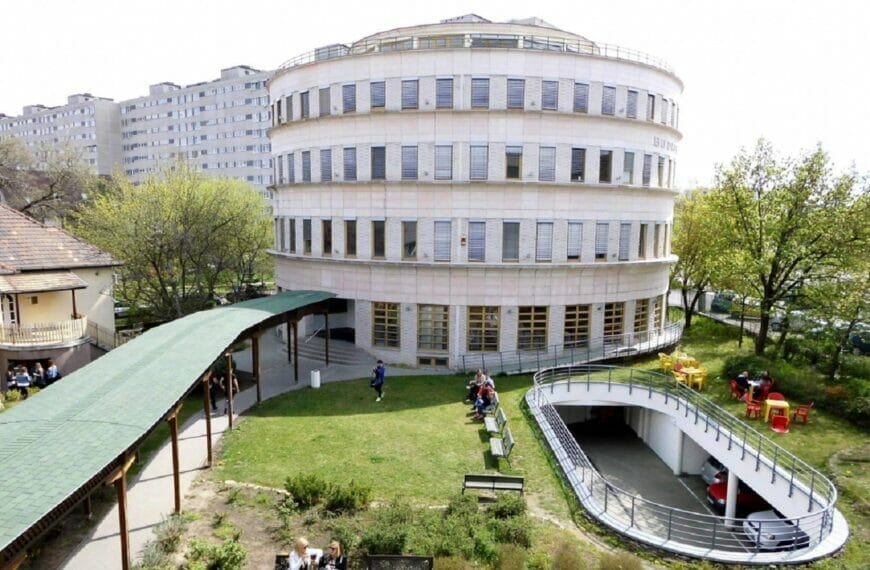 Budapest Metropolitan University scholarship grants