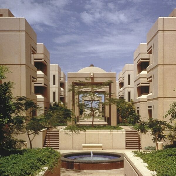 King Abdulaziz University international scholarships