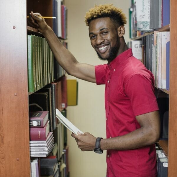 QuestBridge Offers Undergraduate Scholarships