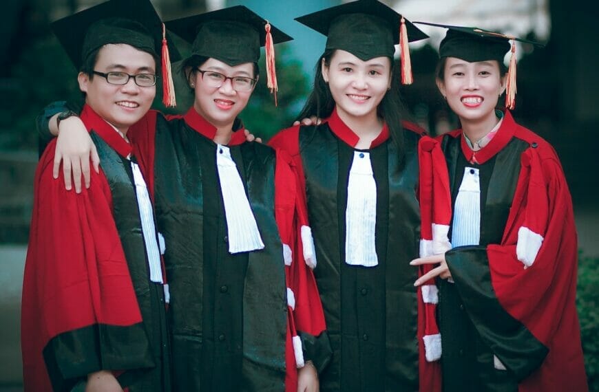 FINCAD Women in Finance Scholarship